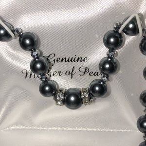 Mother of Pearl necklace and earrings 📿